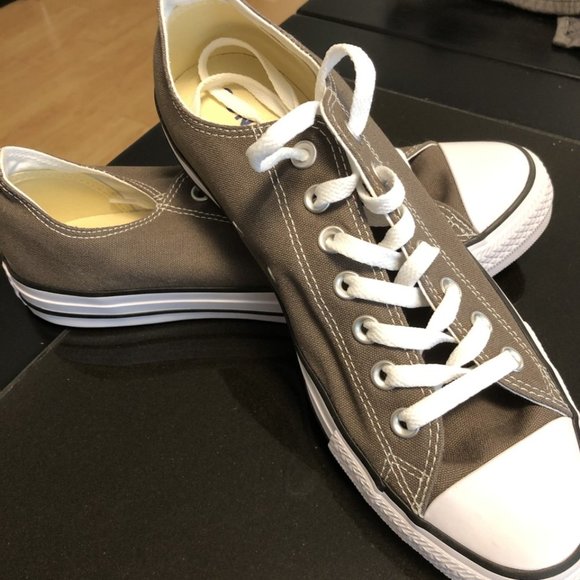Converse Shoes - Converse Chuck Taylor All Stars - NEW/Size 11